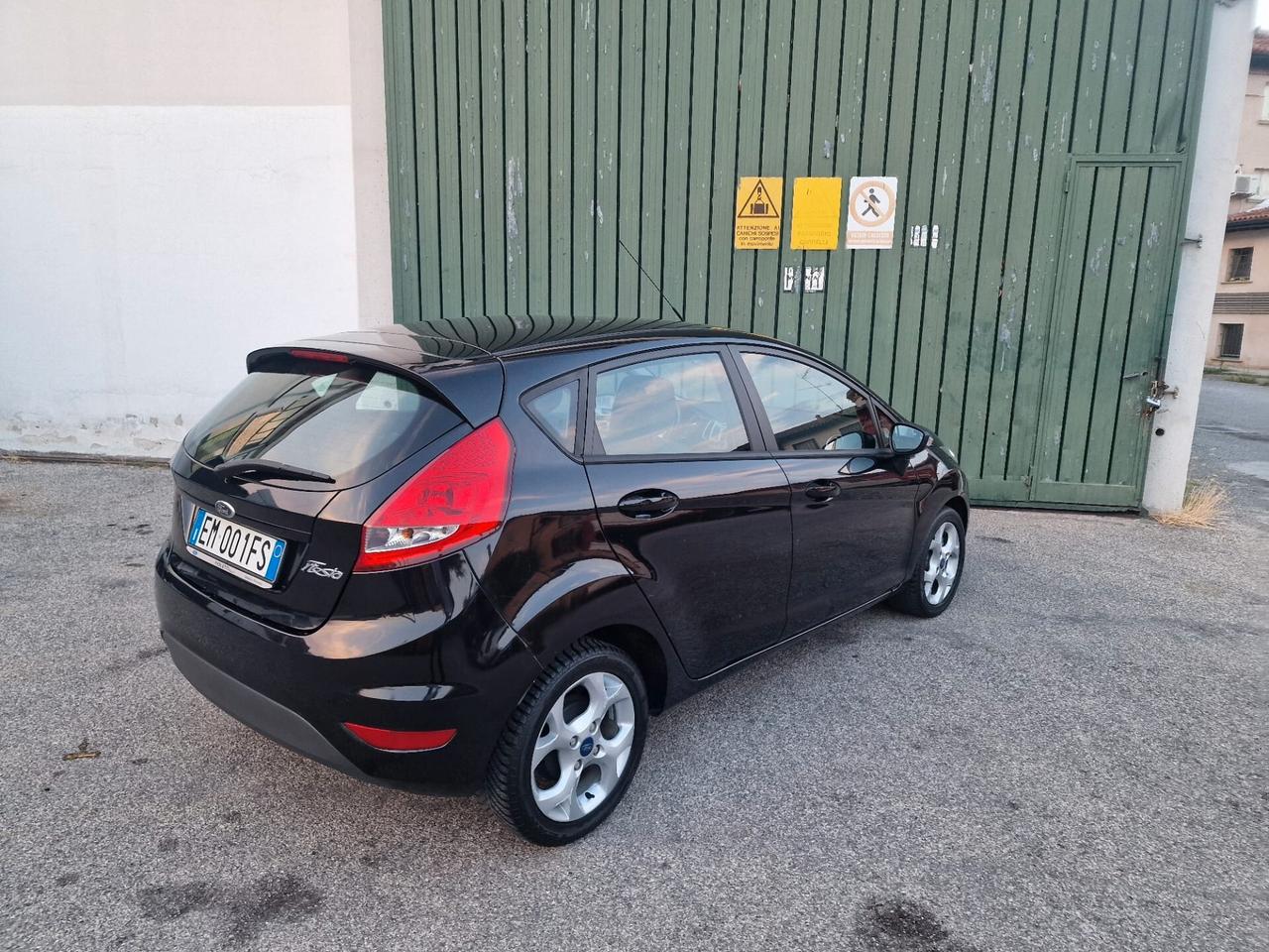 Ford Fiesta 1.4 5 porte Bz.- GPL