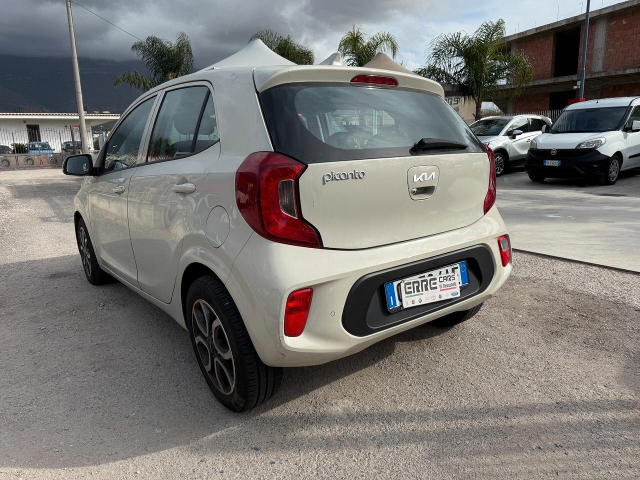 KIA PICANTO ANNO 2023 1.0 BENZINA *SINISTRATA