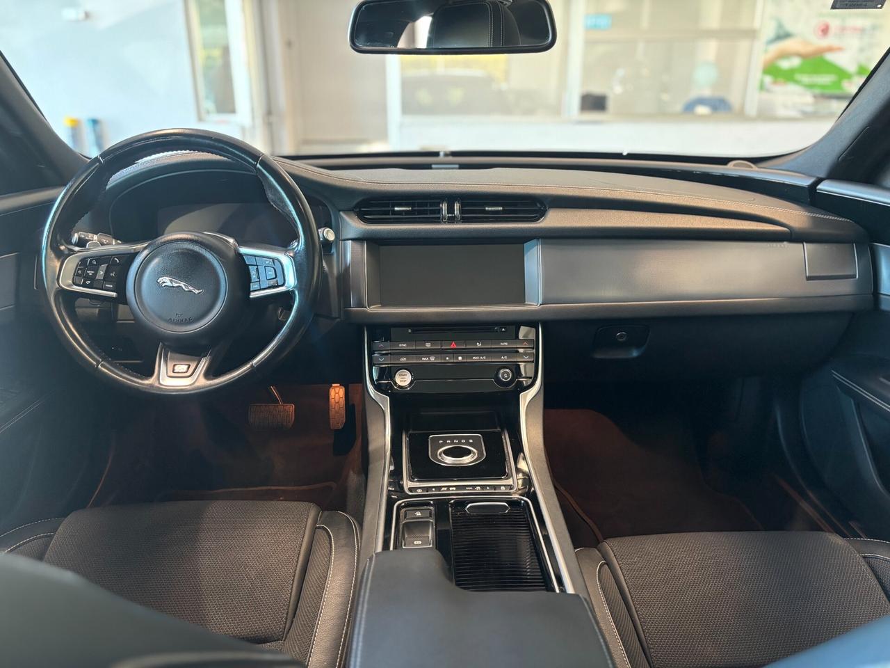Jaguar XF 2.0d i4 R-Sport awd *TALGIANDI CERTIFICATI*