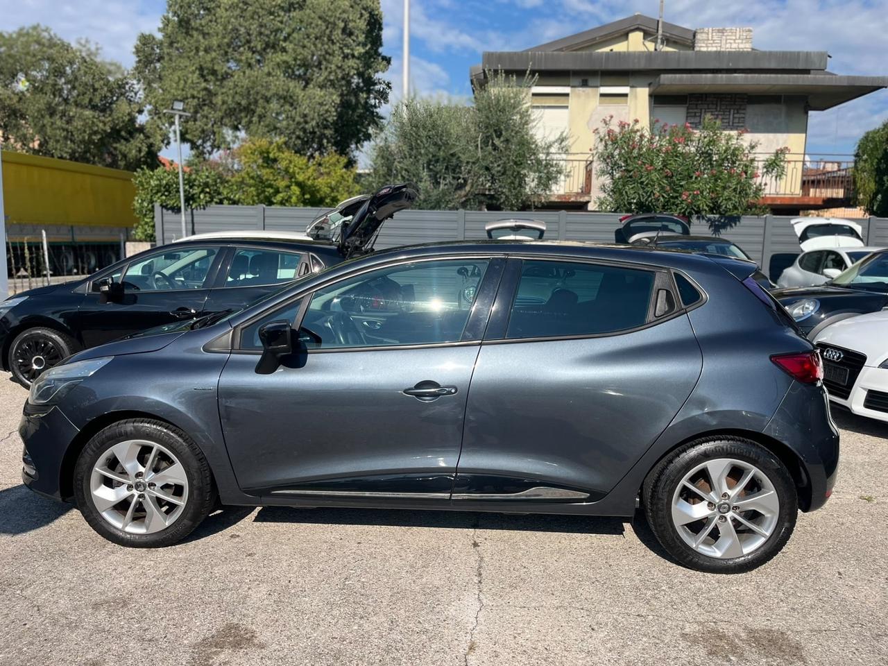 Renault Clio 1.2 75CV Neopatentati