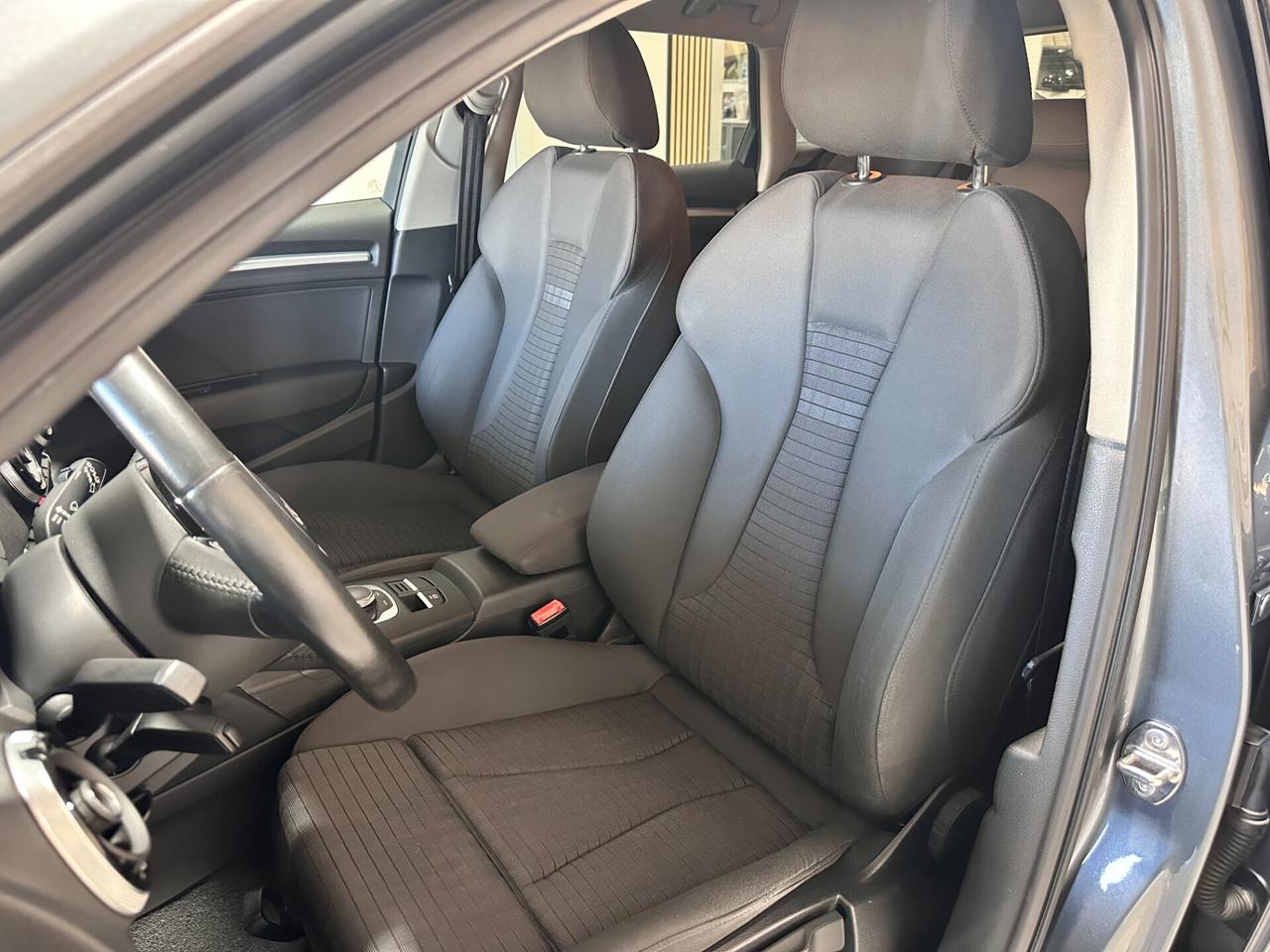 Audi A3 SPB 1.6 TDI 110cv – NAVI – FUL