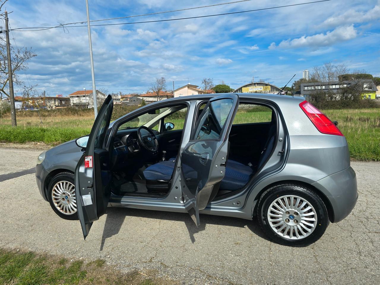 FIAT GRANDE PUNTO 1.2 BENZINA con GARANZIA NEOPATENTATI