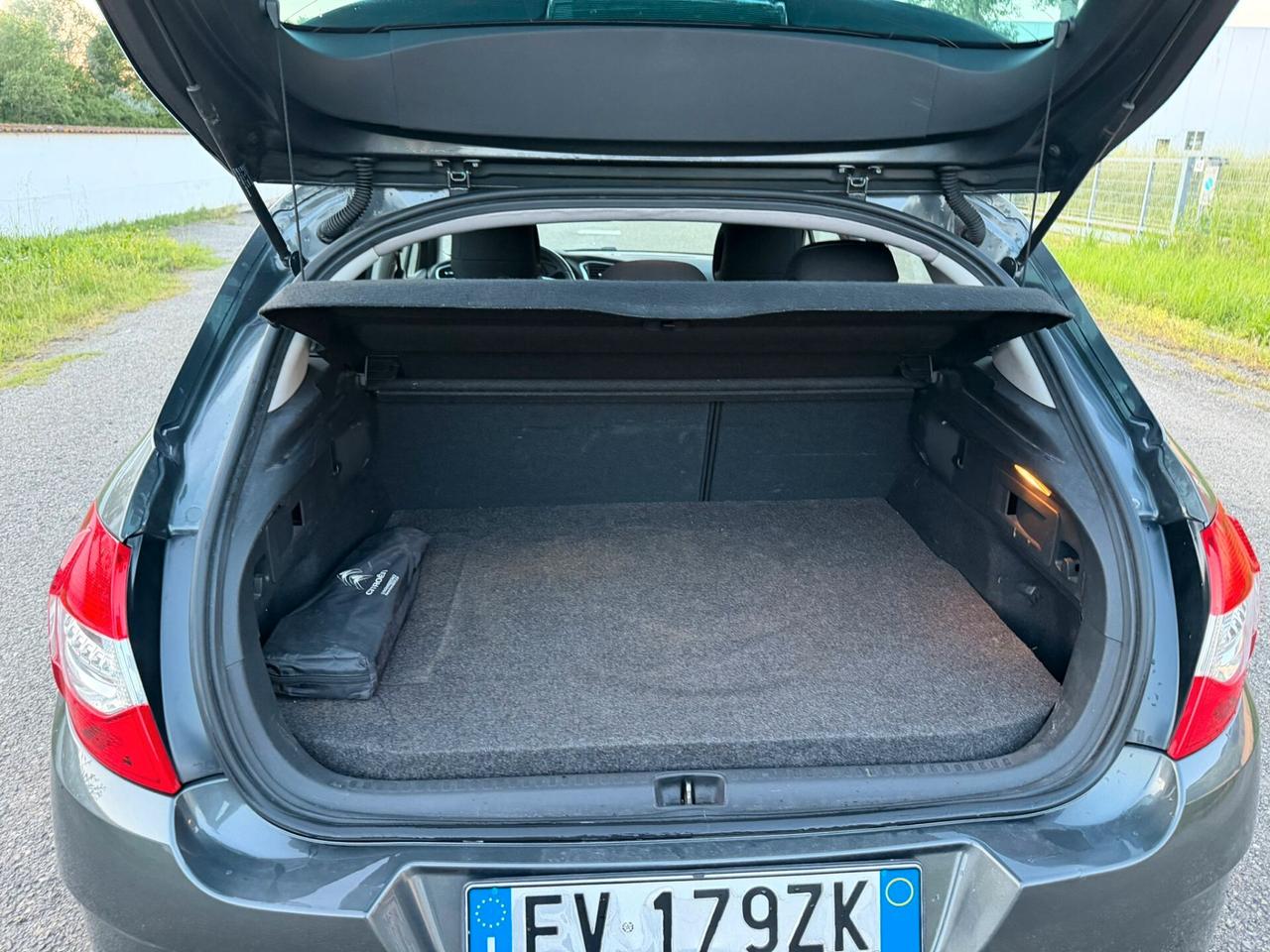 Citroen C4 Berlina 1.4 95CV Euro 5b