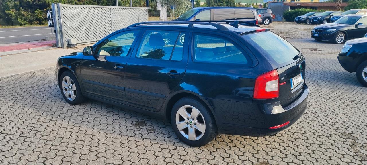 Skoda Octavia 1.6 TDI CR 105 CV Wagon Elegance