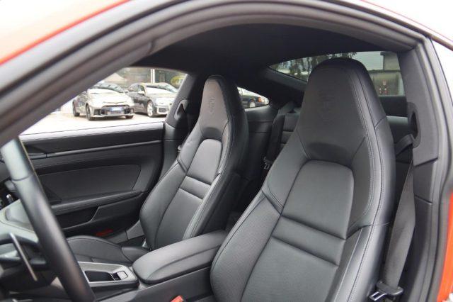 PORSCHE 911 992 Carrera 4 GTS Orange Lava