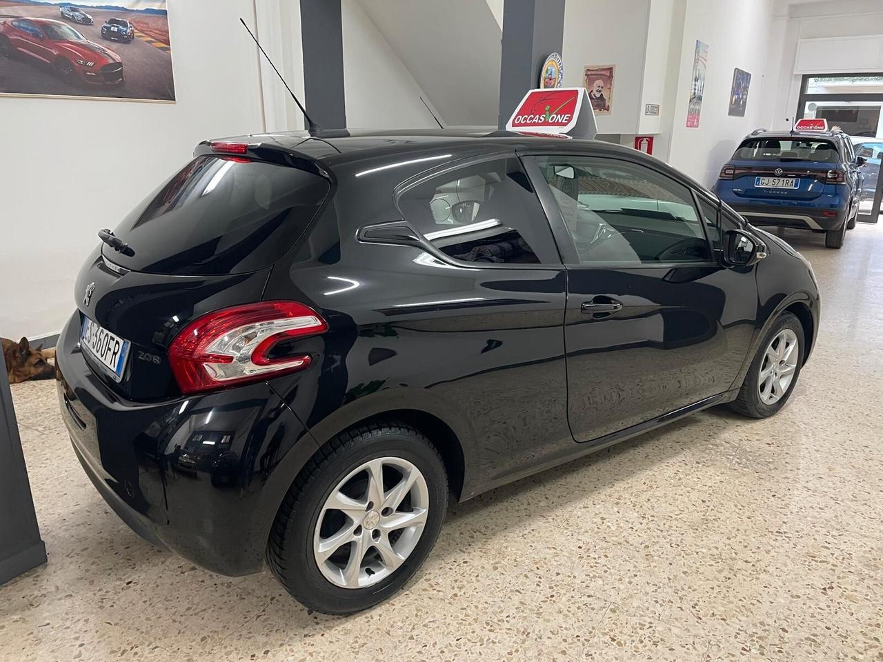 Peugeot 208 1.4 HDi 68 CV 3 porte Allure