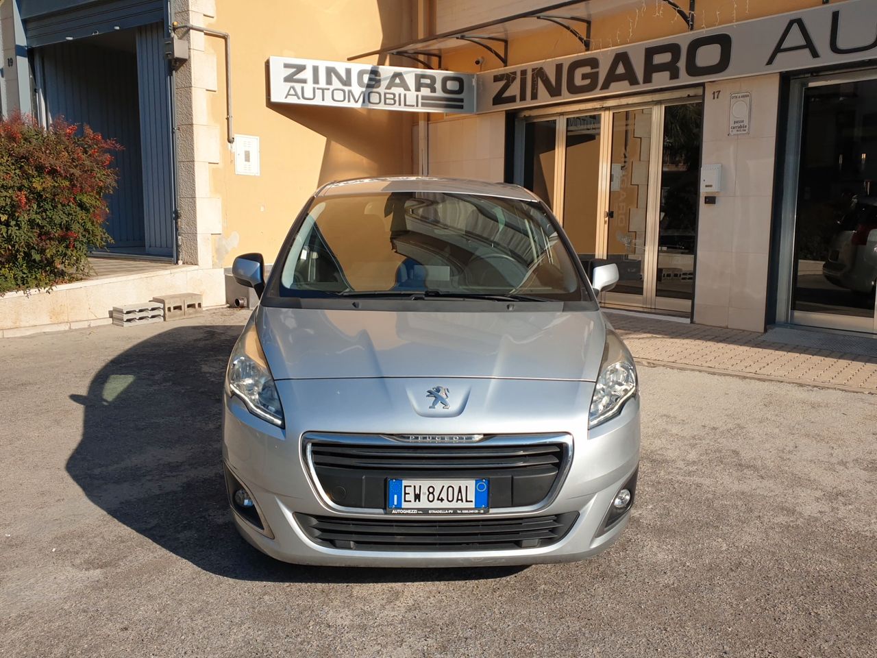 PEUGEOT 5008 1.6 HDI 115 CV 7 POSTI NAVI CERCHI SENSORI