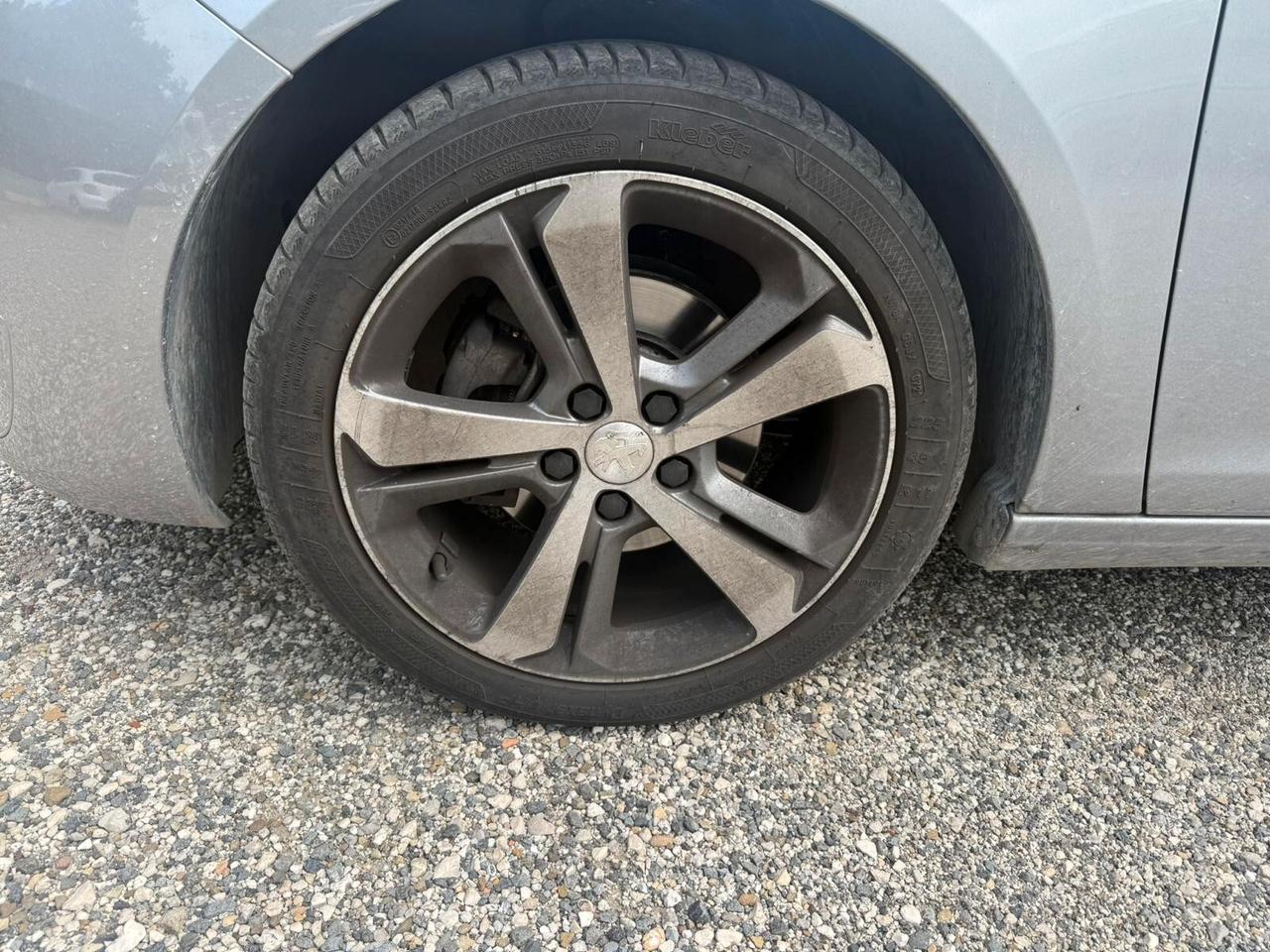 Peugeot 308 PureTech Turbo 130 S&S SW Allure