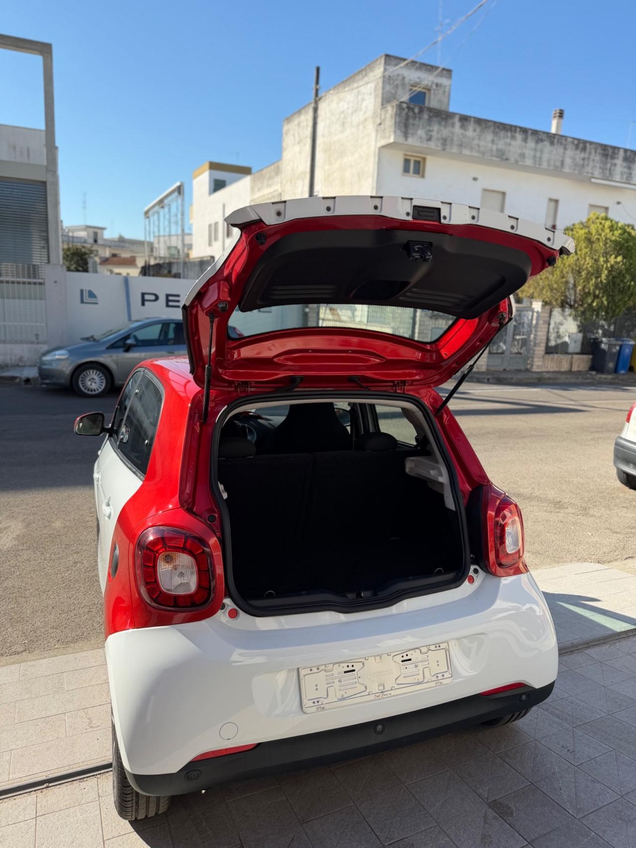 Smart ForFour 70 1.0 Passion-2016/NAVI/SENSORI