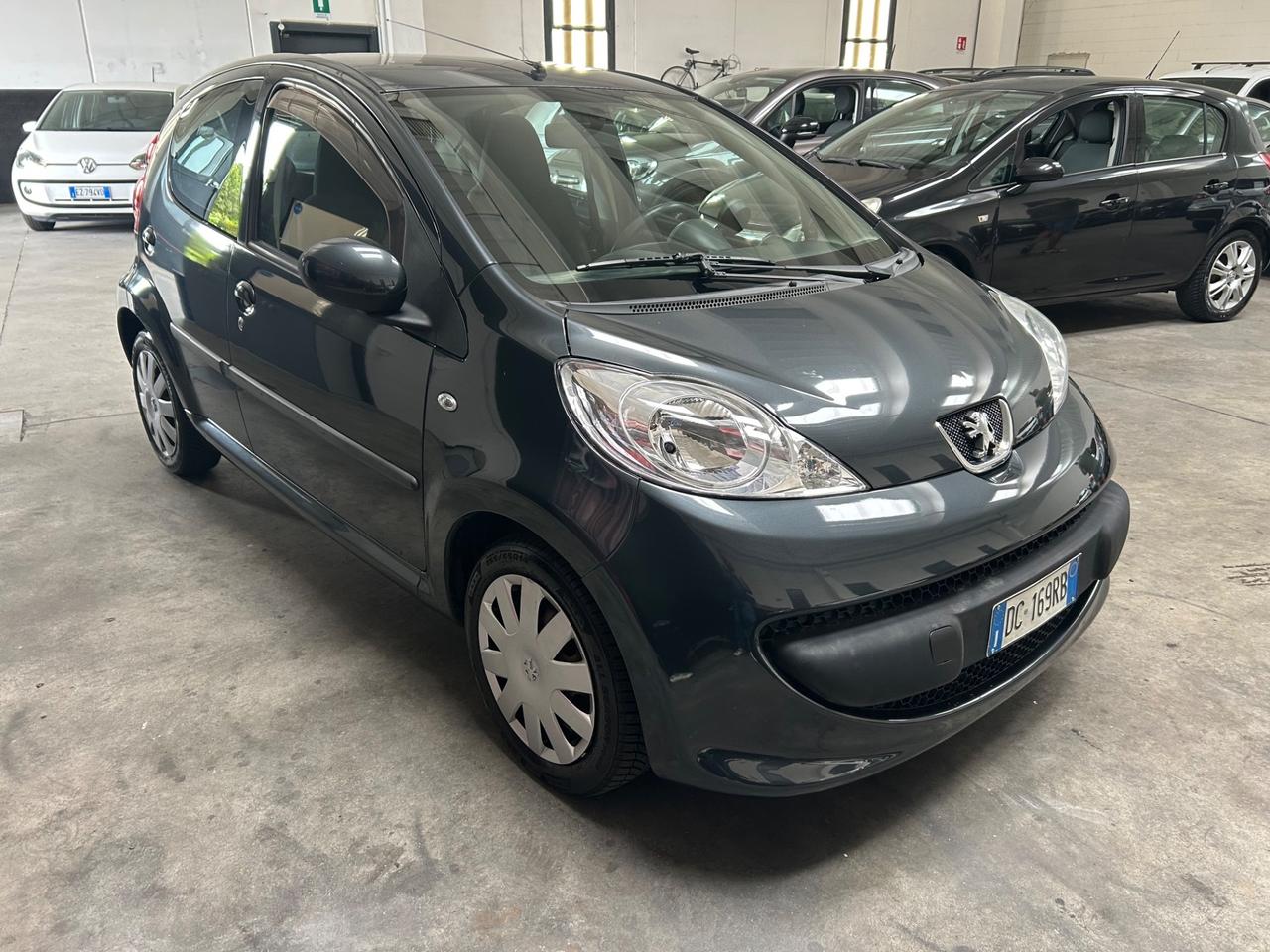 Peugeot 107 1.0 68CV 3p. Plaisir automatica