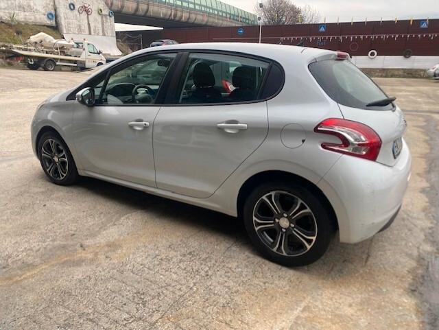 Peugeot 208 1.4 HDi 68 CV 5 porte Access