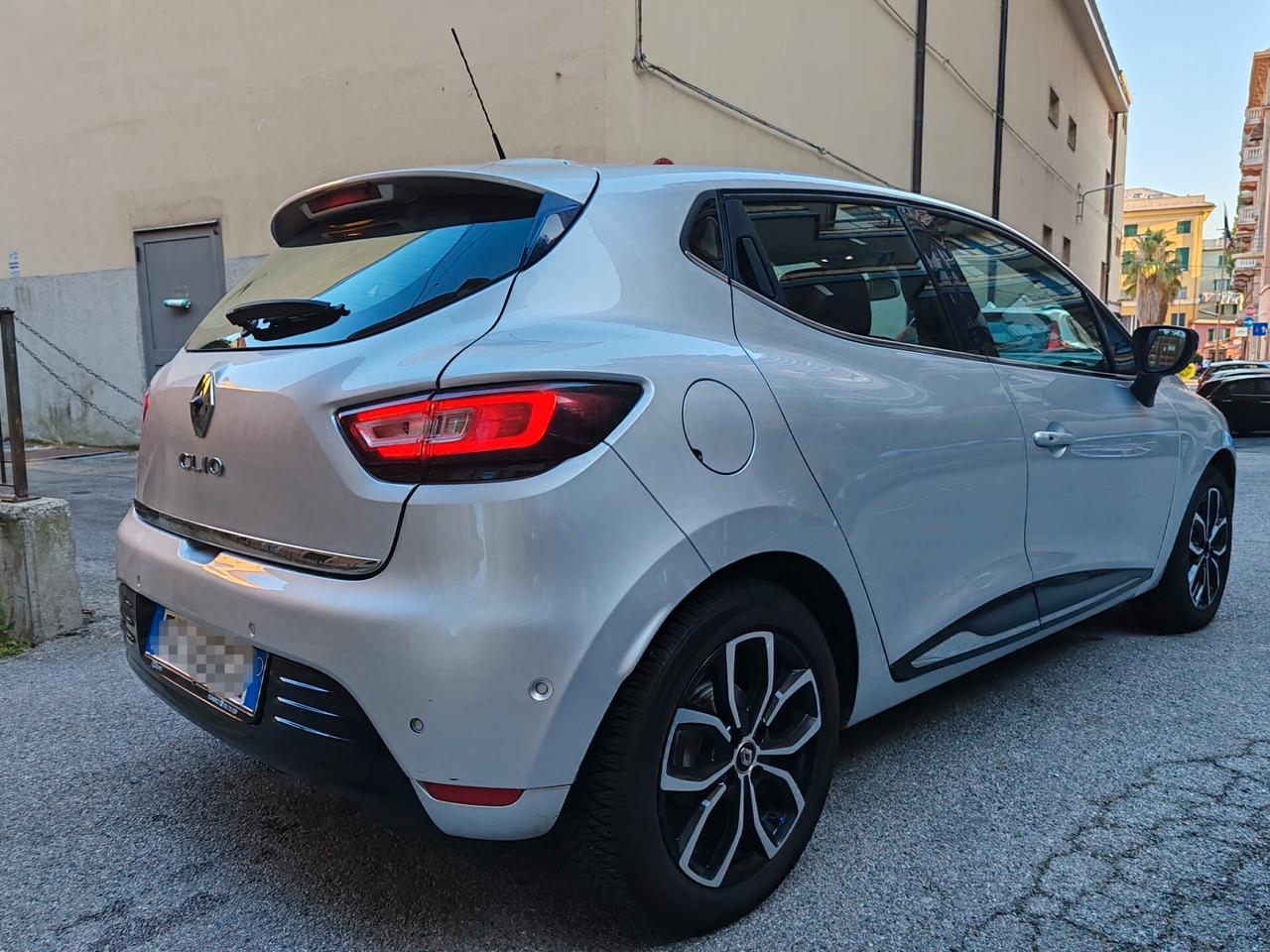 Renault Clio dCi 8V 90 CV 5 porte Moschino Zen