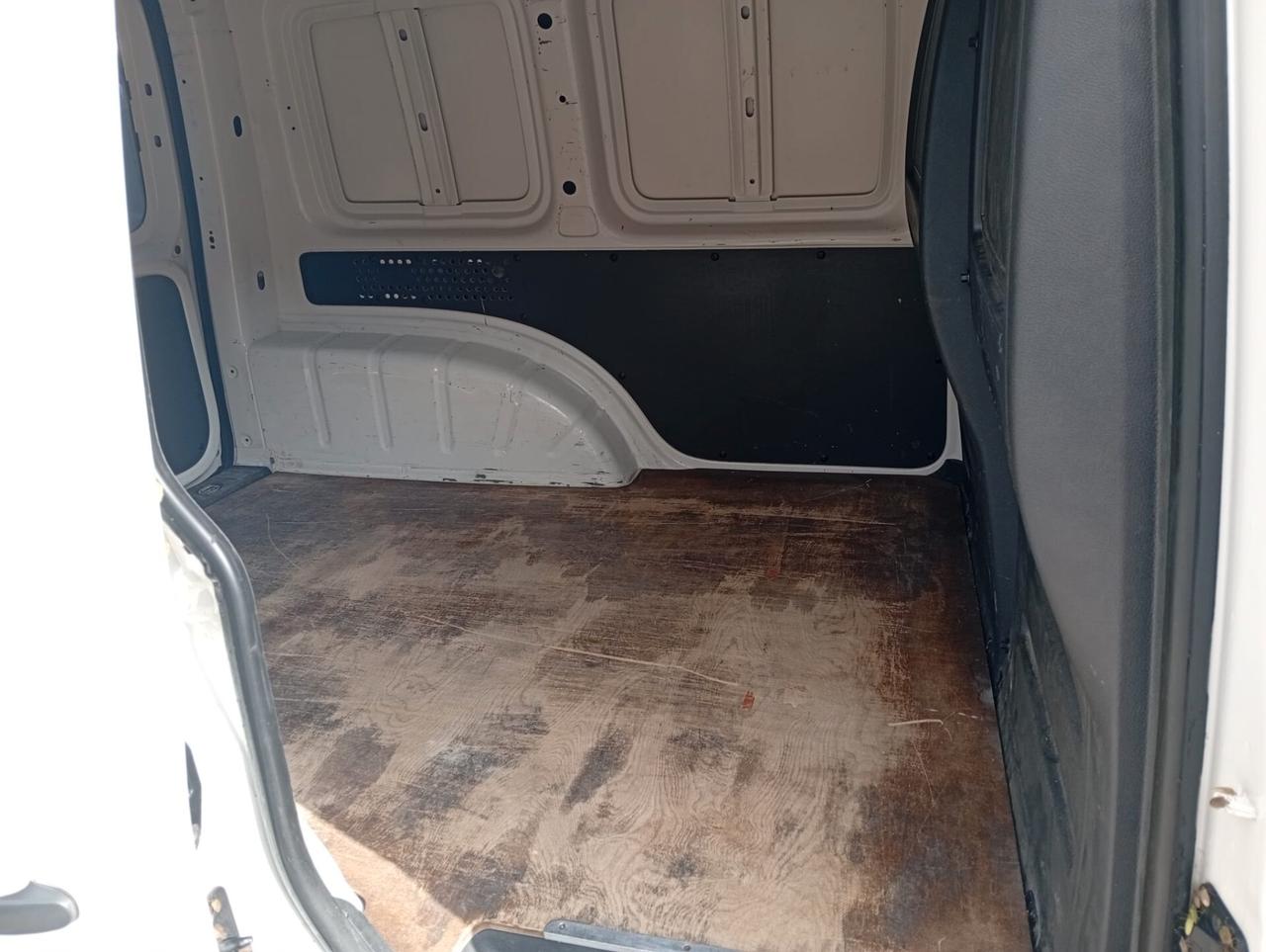 Volkswagen Caddy 2.0 TDI 102 CV Autocarro Space