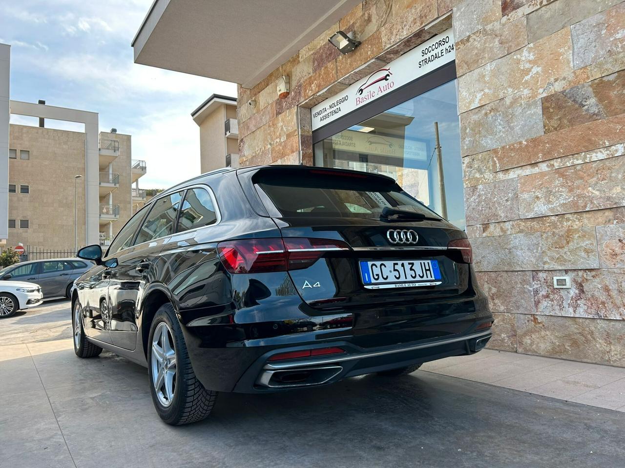 Audi A4 Avant 30 2.0 tdi mhev Business 136cv s-tronic