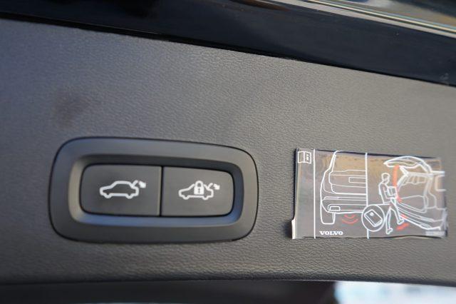 VOLVO XC40 T3 Geartronic Inscription Pari al Nuovo Certificat