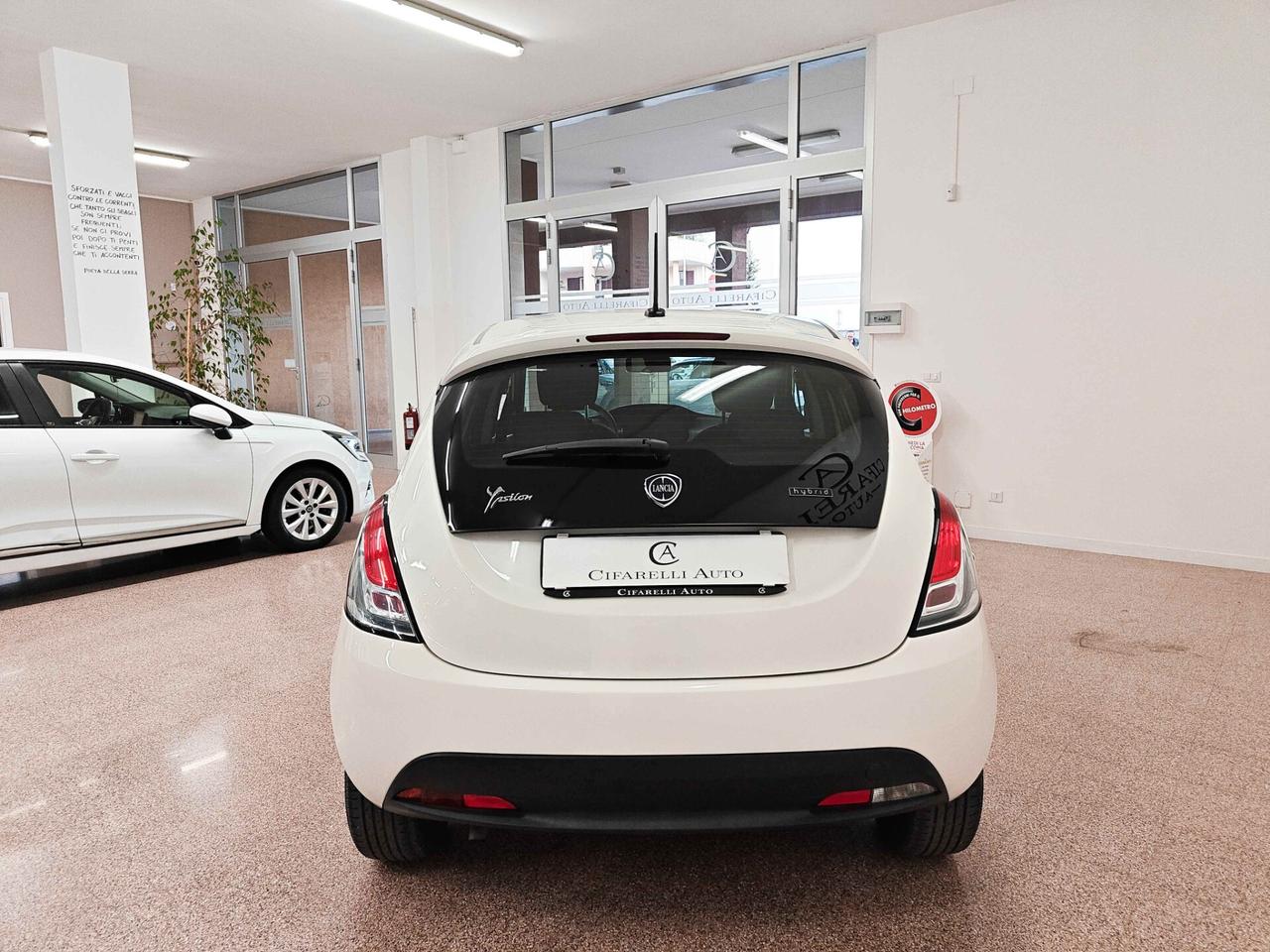 Lancia Ypsilon 1.0 FireFly 5 porte S&S Hybrid Ecochic Gold