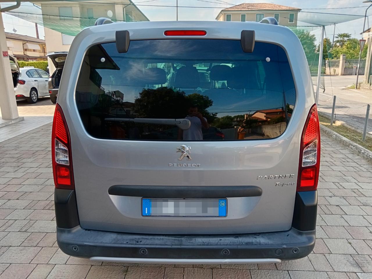 Peugeot Partner Tepee 1.6 HDI Outdoor