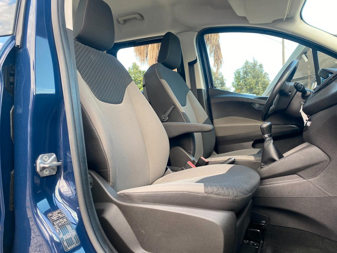 FORD - Tourneo Courier - Courier 1.5 TDCI 75 CV Titanium - GANCIO TRAINO - PERMUTE - FINANZIABILE