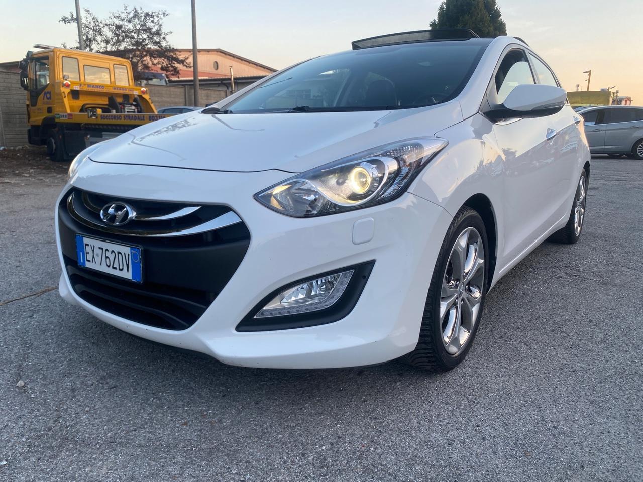 Hyundai i30 1.6 CRDi 128 CV 5p. Style+ A/T