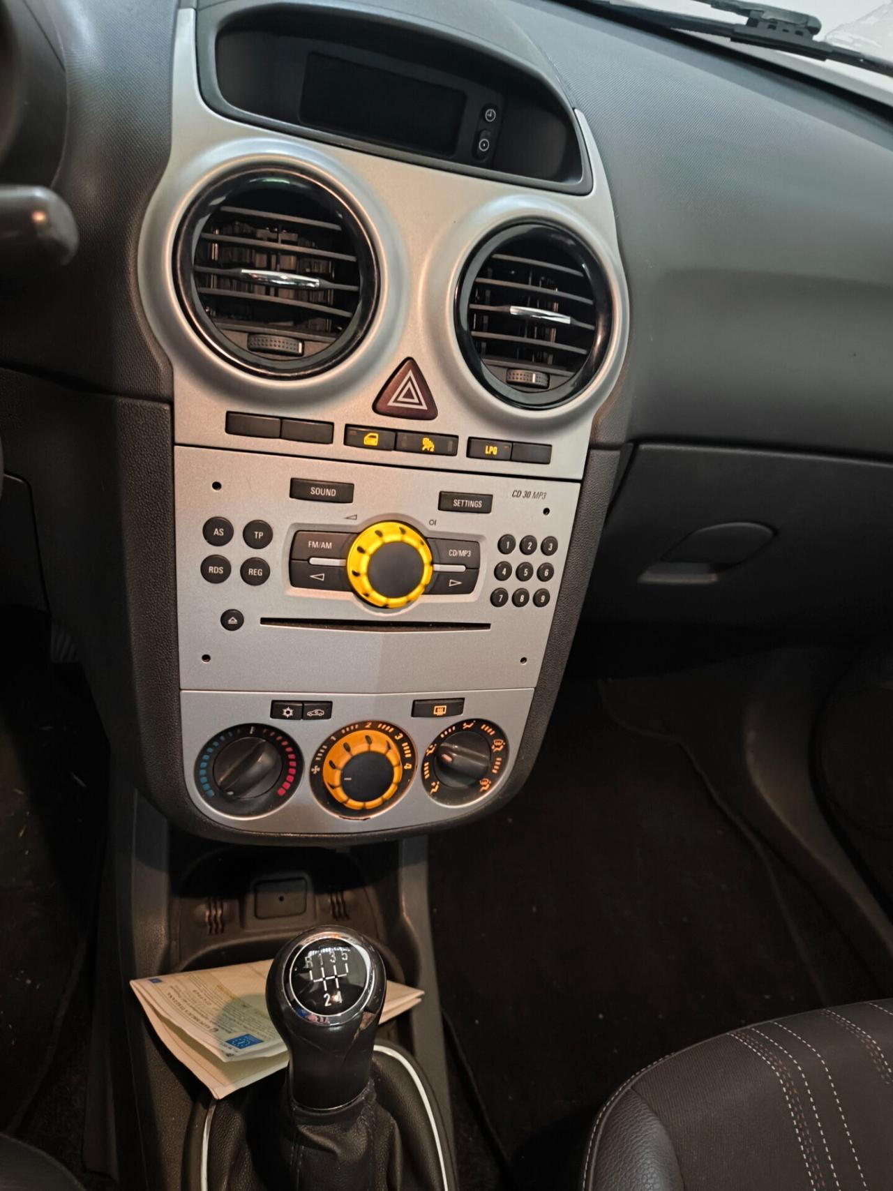Opel Corsa 1.2 85CV 5 porte GPL-TECH One