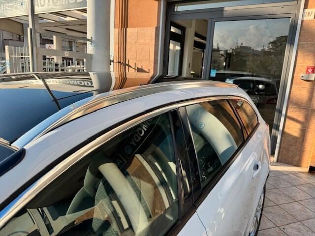 Peugeot 508 BlueHDi 120 EAT6 S&S SW Business Navi-Tetto-Led