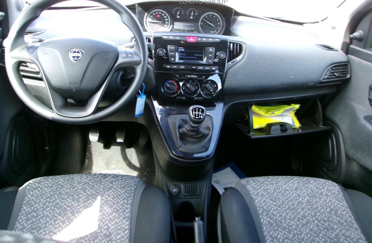 Lancia Ypsilon 1.0 70 cv 5 porte S&S Hybrid Silver 2022