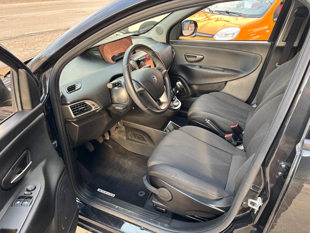 Lancia Ypsilon 1.0 5 porte Hybrid Gold-2021