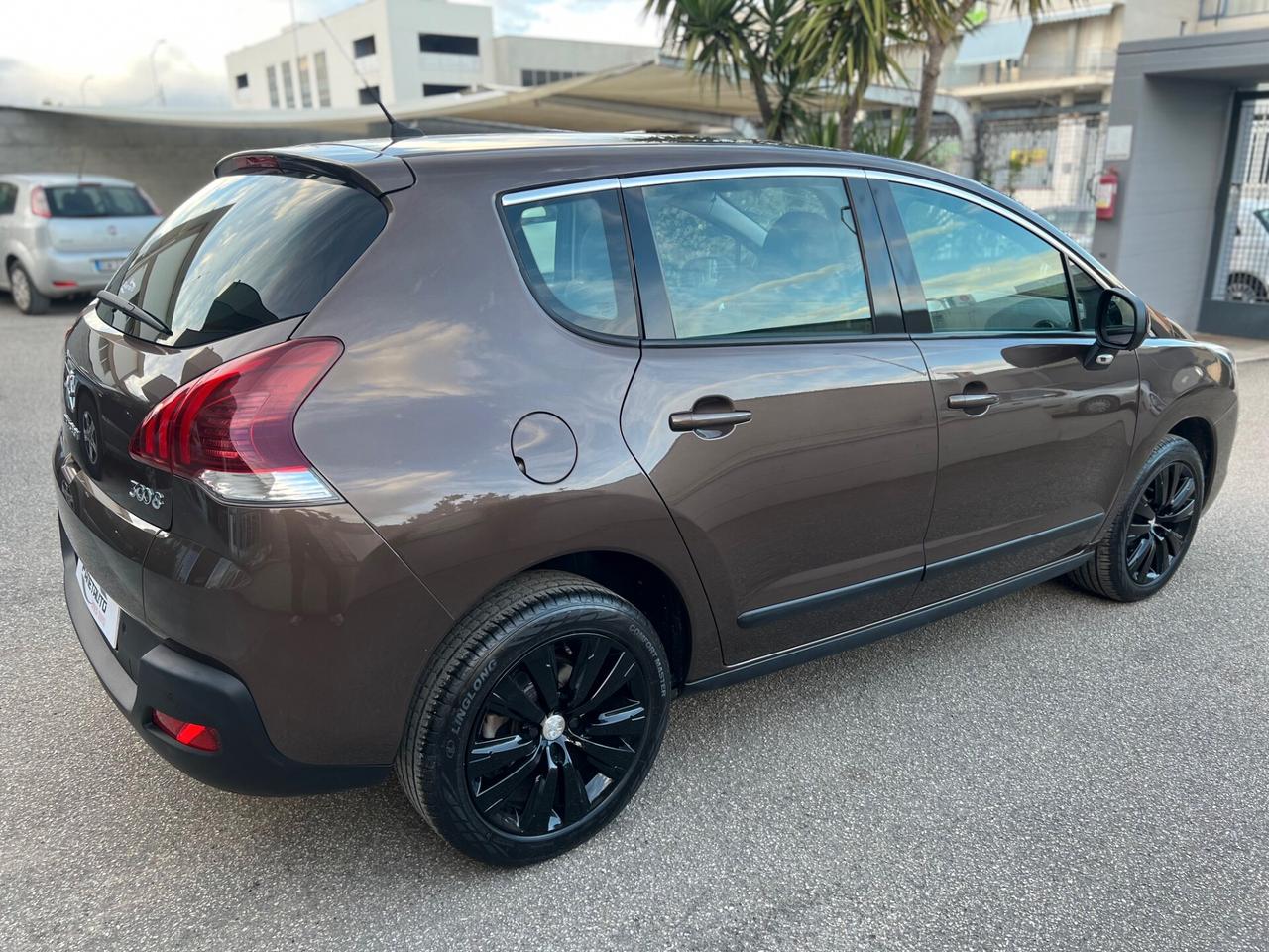 Peugeot 3008 1.6 hdi 8v Business 115cv fap PDC/CLIMA/TEL. PERF.