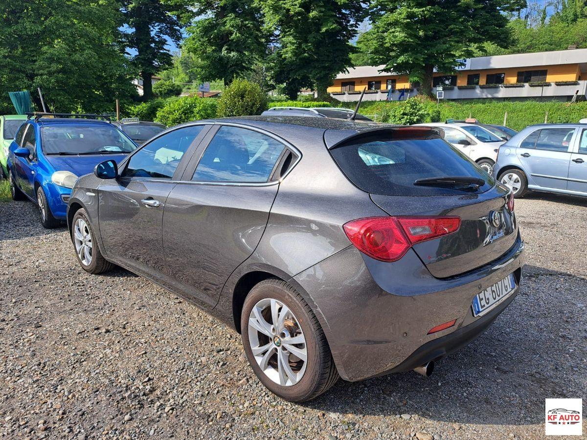 ALFA ROMEO - Giulietta - 1.6 JTDm-2 105 CV Distinctive