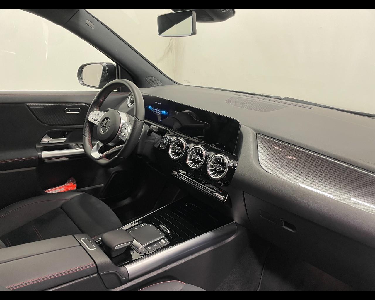 Mercedes-Benz GLA 200 D AUTO PREMIUM