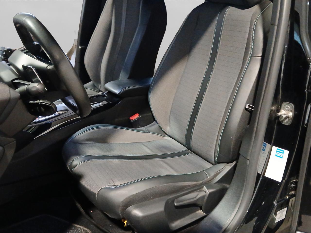 Peugeot 2008 BlueHDi 130CV S&S EAT8 Allure Pack