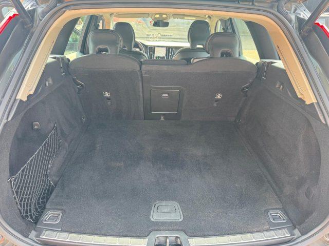 VOLVO XC60 B4 Geartronic Momentum Pro