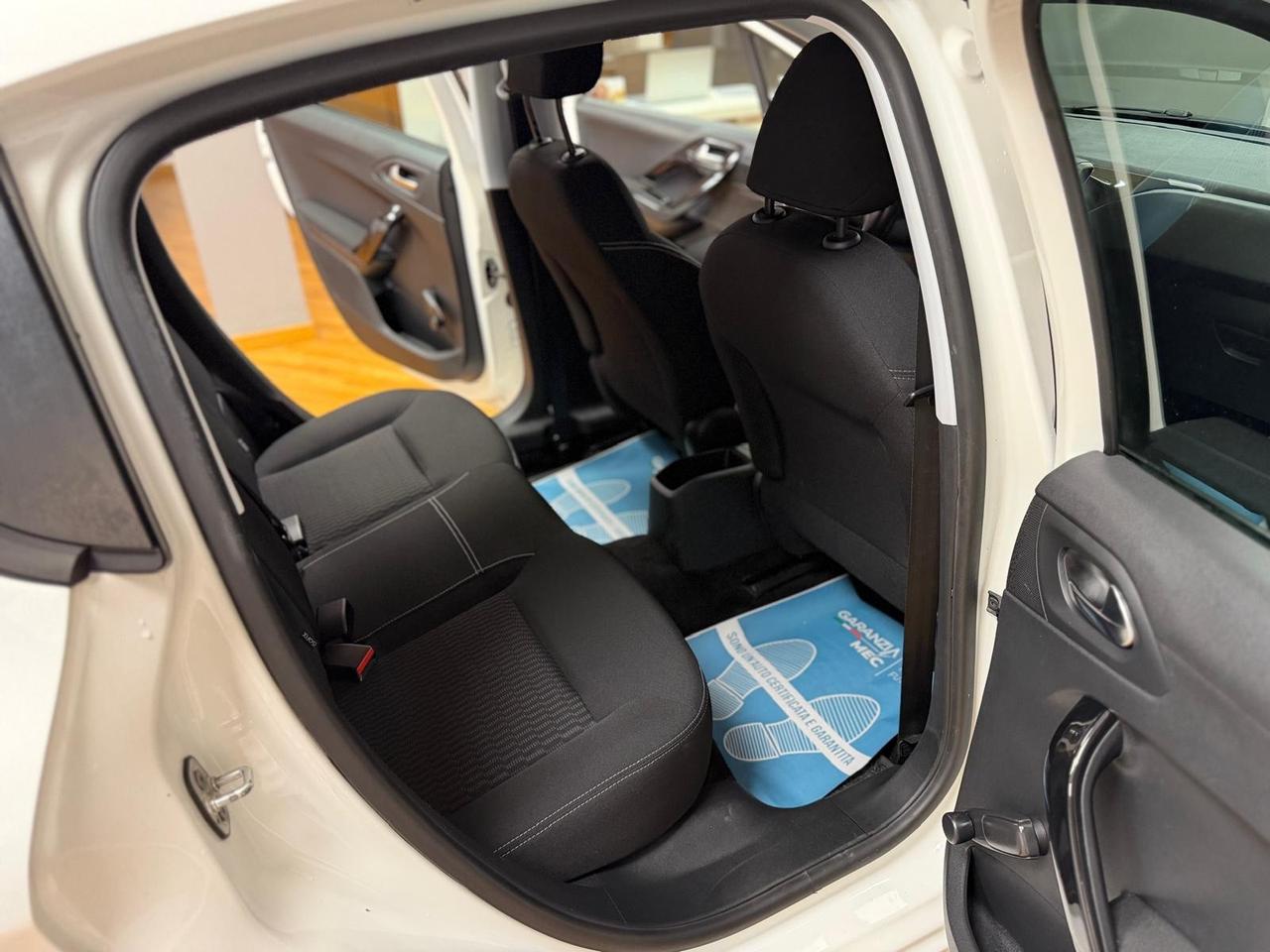 Peugeot 208 PureTech 82 5 porte Allure con soli 60000 km!!!