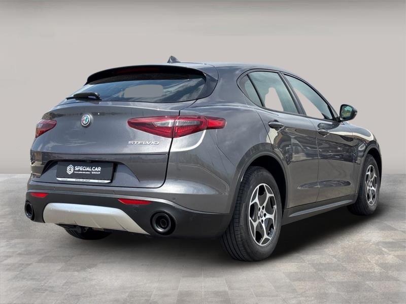 Alfa Romeo Stelvio 2.2 Turbo Business RWD AT8