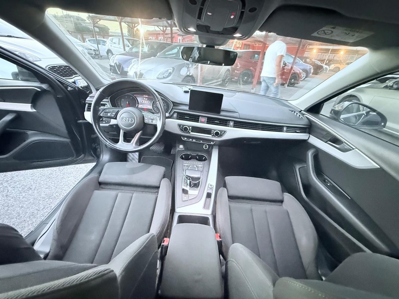 A4 Avant 2.0 TDI 150 CV S tronic- S-line-iva esposta