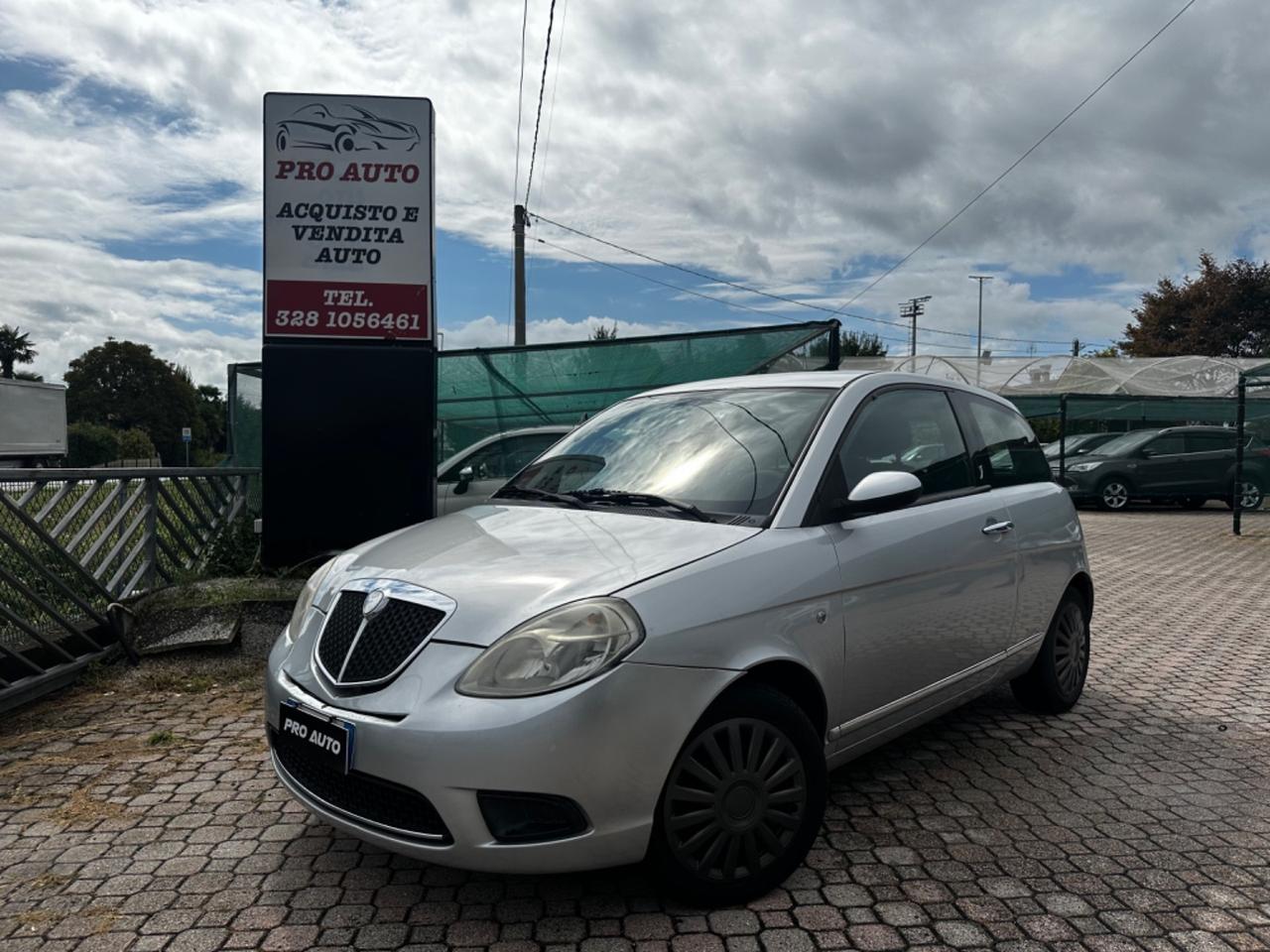 Lancia Ypsilon 1.4 Argento Ecochic GPL