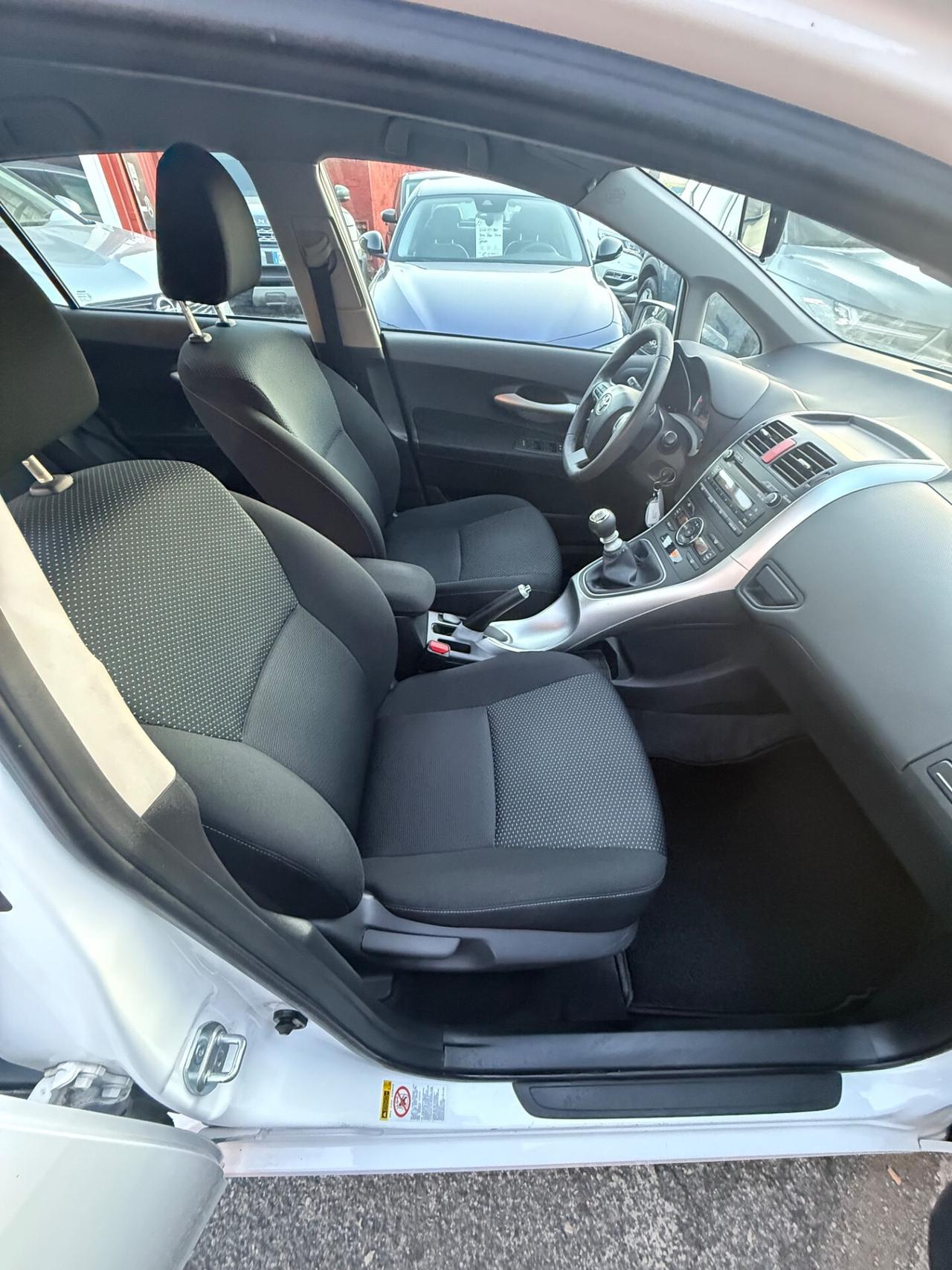 Toyota Auris 1.4 D-4D -( 98 mila km ) Active