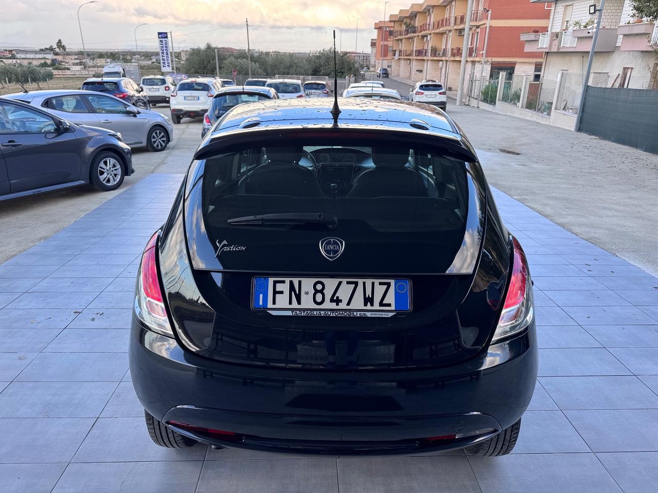 Lancia Ypsilon 0.9 TwinAir 85 CV 5 porte Metano Ecochic Platinum
