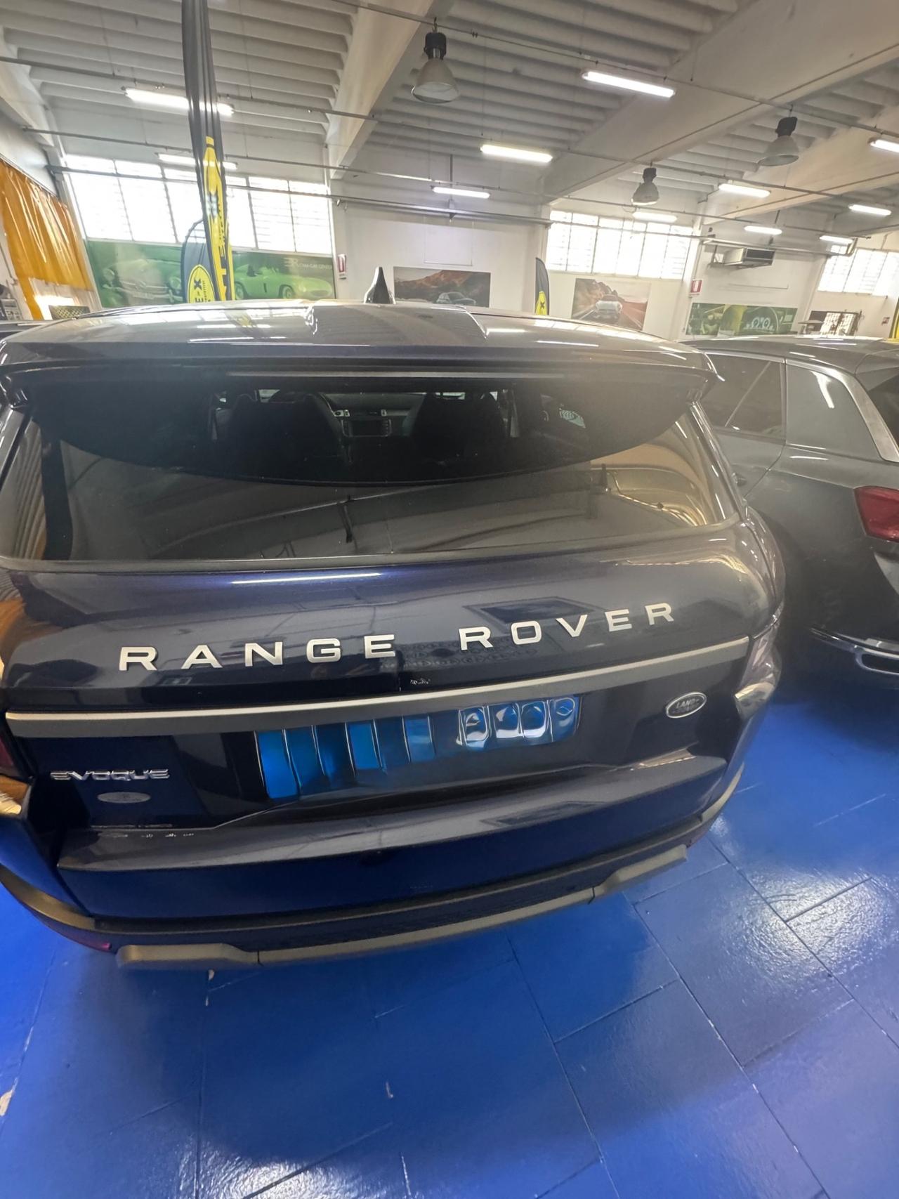 Land Rover Range Evoque 2.0 TD4 180 CV 5p. Pure