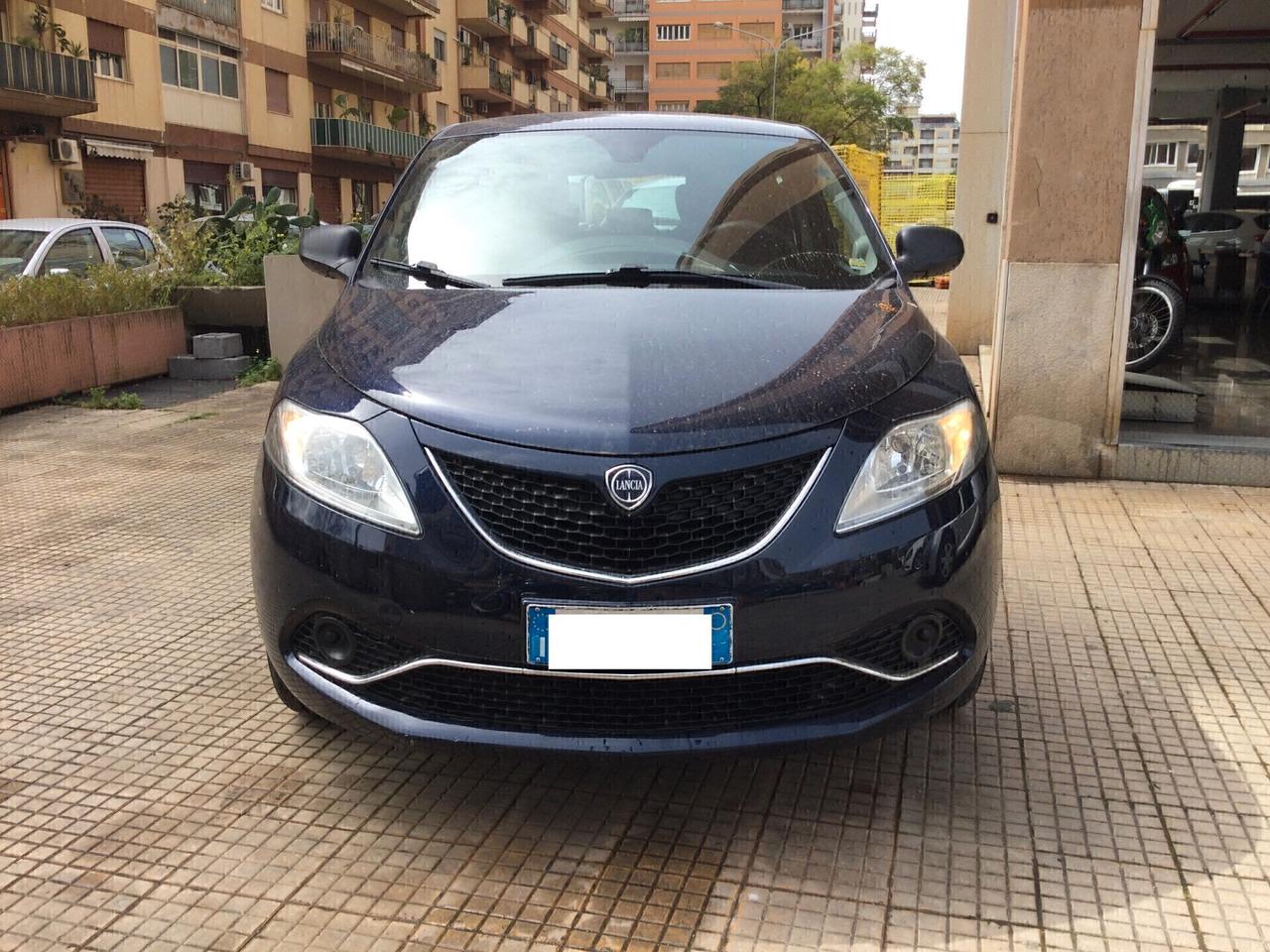 Lancia Ypsilon 1.2 69 CV 5 porte Silver