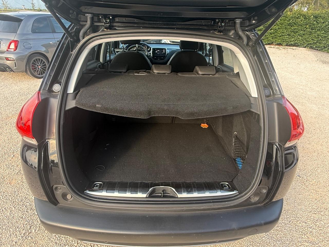 Peugeot 2008 BlueHDi 100 Allure