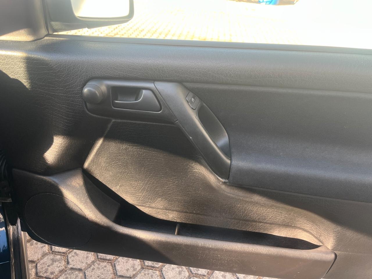 Volkswagen Golf GTI 2.0 16V cat 3 porte
