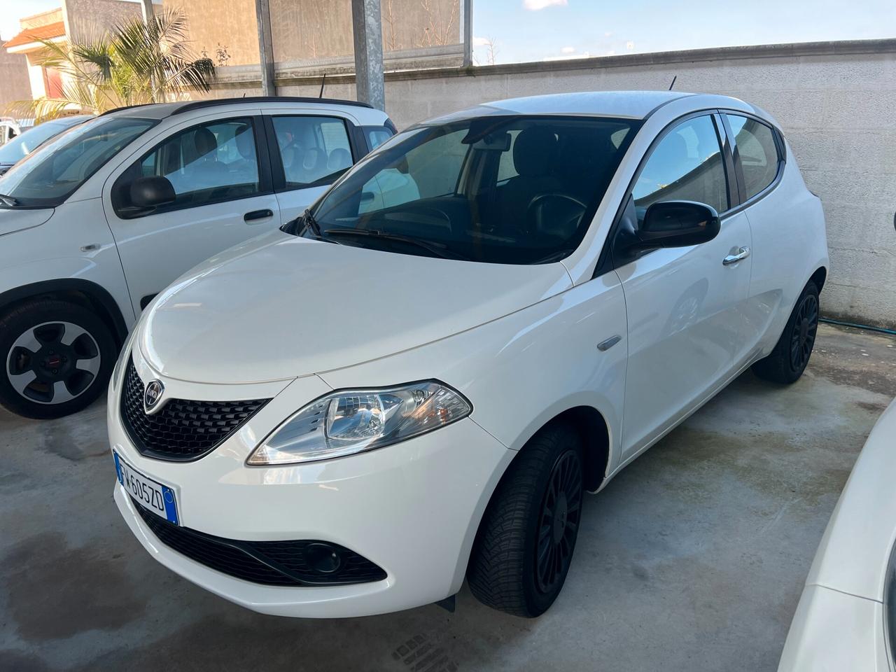 Lancia Ypsilon 1.2 69 CV 5 porte S&S Gold