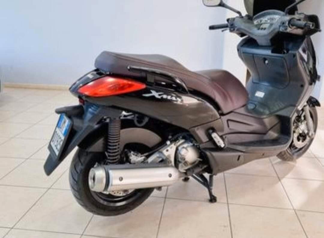 YAMAHA X MAX 250