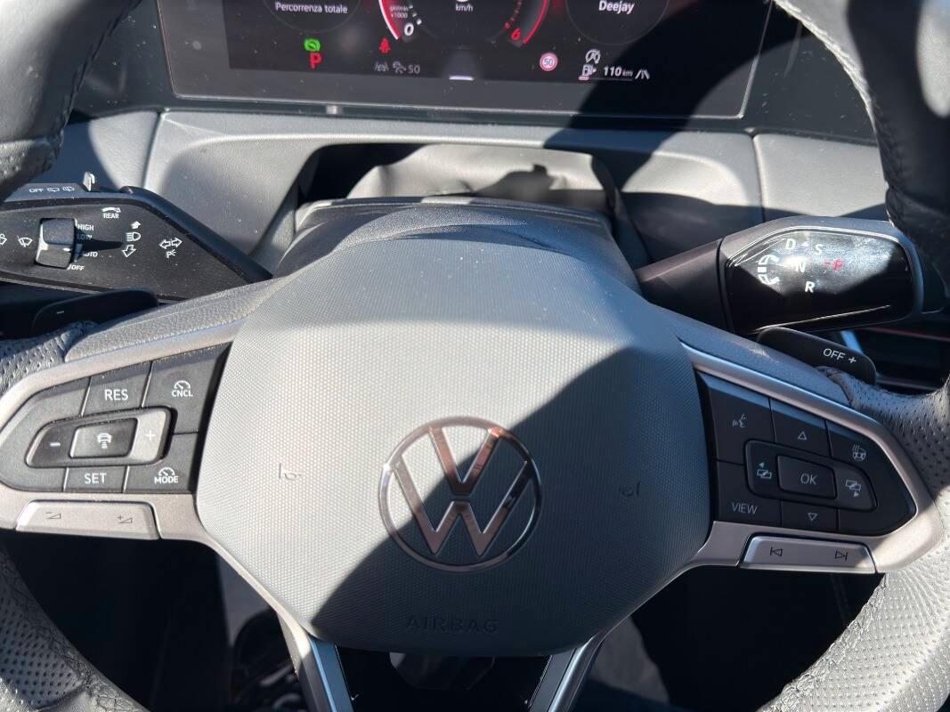 Volkswagen Tiguan 2.0 tdi R-Line 150cv dsg Con NAVIGATORE