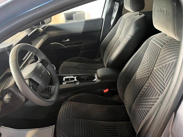 Lancia Ypsilon Hybrid e-DCT LX