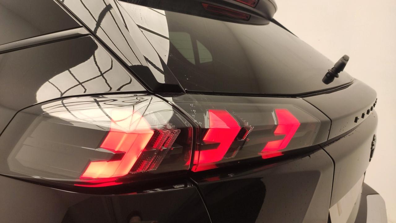 Peugeot 2008 BlueHDi 130 S&S EAT8 Active Pack