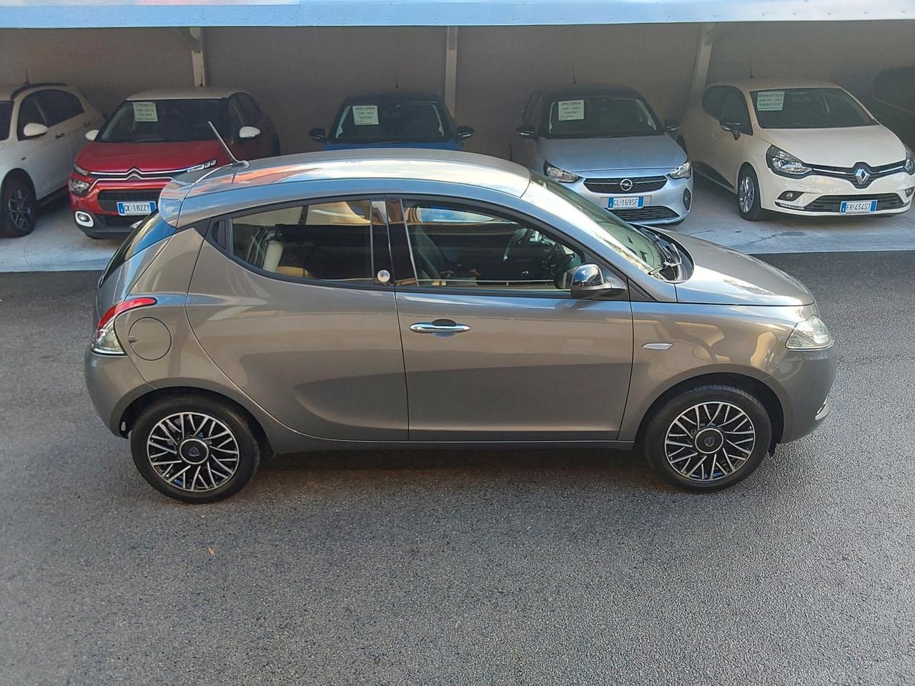 Lancia Ypsilon 1.2 69 CV GPL Ecochic Gold