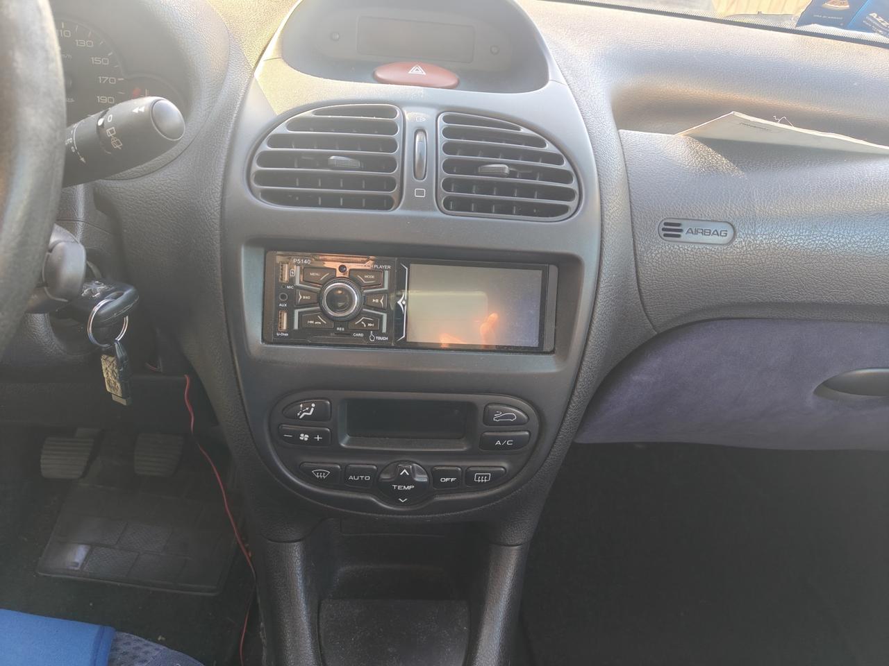 Peugeot 206 1.4 16V 5p. XT NEOPATENTATI