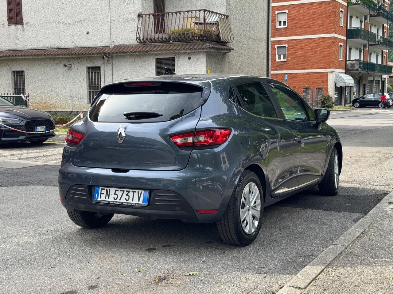 Renault Clio dCi 8V 75 CV Start&Stop 5 porte Energy Duel